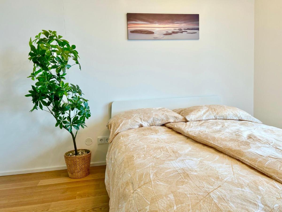 Apartment Riverfront With Balcony And Ac Wien